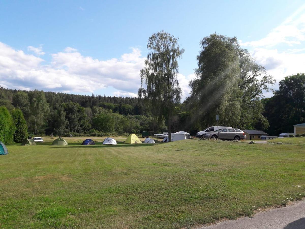 Hunnebergs Gard Hostel & Camping Vargon Bagian luar foto