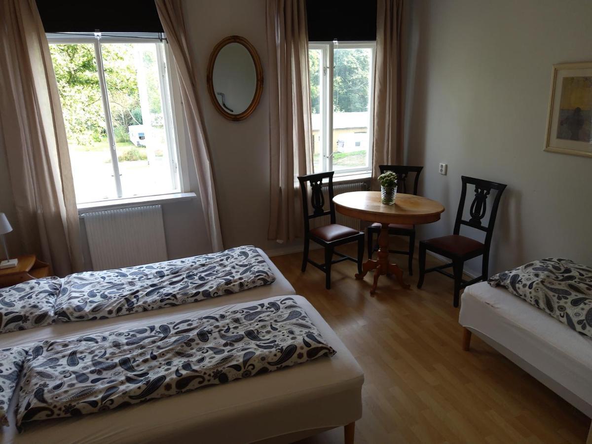 Hunnebergs Gard Hostel & Camping Vargon Bagian luar foto