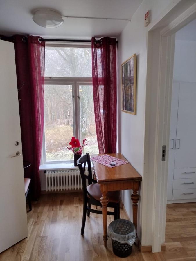 Hunnebergs Gard Hostel & Camping Vargon Bagian luar foto