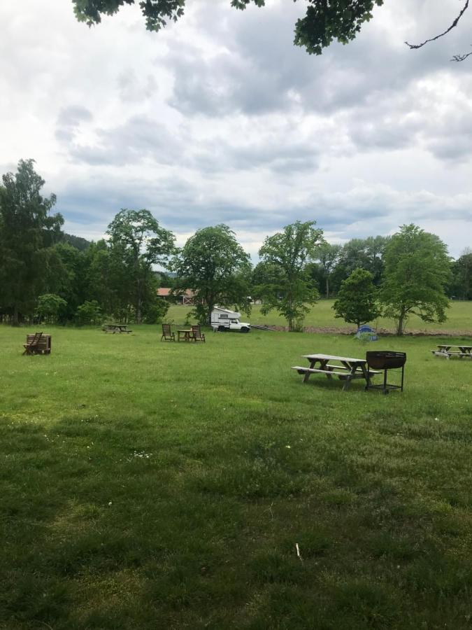 Hunnebergs Gard Hostel & Camping Vargon Bagian luar foto