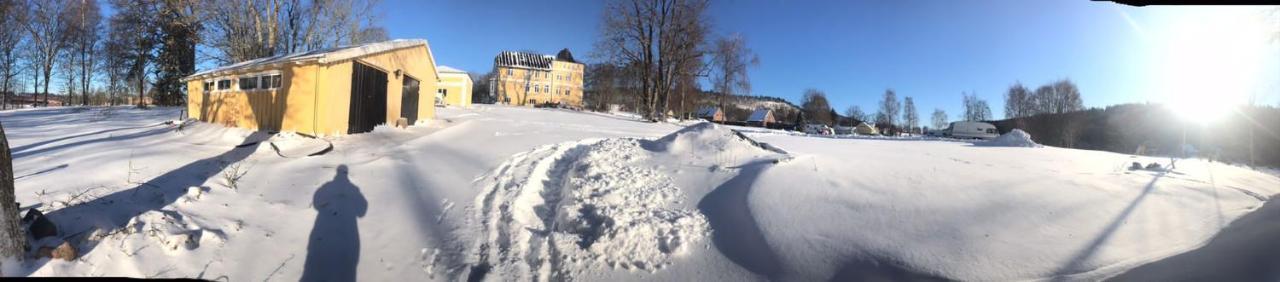Hunnebergs Gard Hostel & Camping Vargon Bagian luar foto